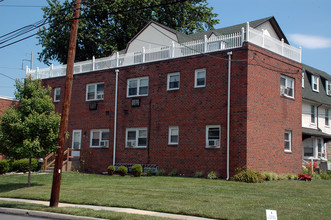 601 Morton Ave in Ridley Park, PA - Foto de edificio - Building Photo