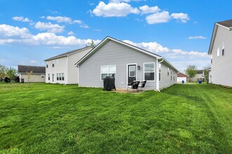 5549 Wild Horse Dr in Indianapolis, IN - Foto de edificio - Building Photo
