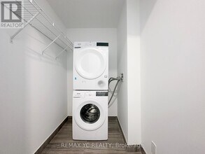 88 Queen St E in Toronto, ON - Building Photo - Building Photo