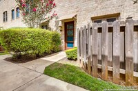 1202 S Flores St, Unit 12525 Glenhurst Avenue 207 in San Antonio, TX - Building Photo - Building Photo