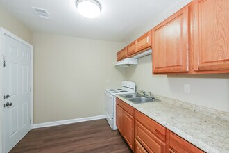 808 Pamela Dr in Griffin, GA - Building Photo - Building Photo