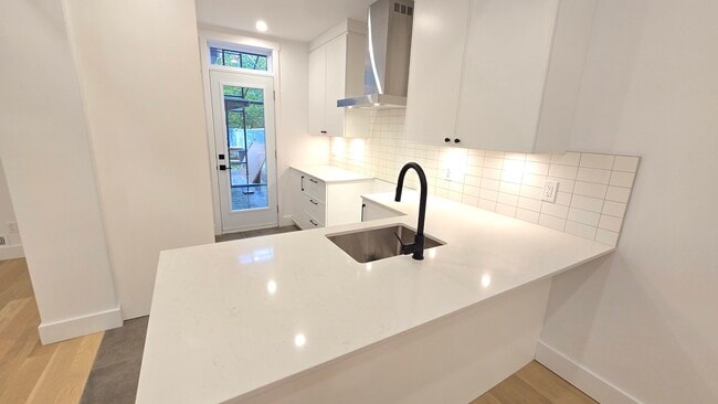 property at 2037 De Chambly Rue