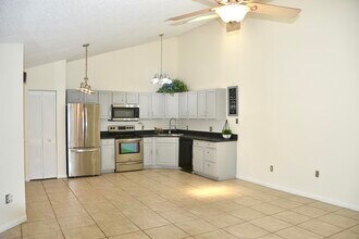 5933 Golden Eagle Cir in Palm Beach Gardens, FL - Building Photo - Building Photo