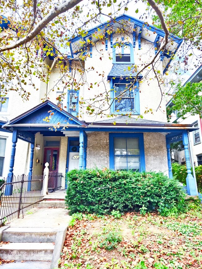 property at 413 N 33rd St