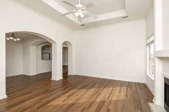 Legacy Oaks at Spring Hill Apartments in Mobile, AL - Building Photo - Interior Photo