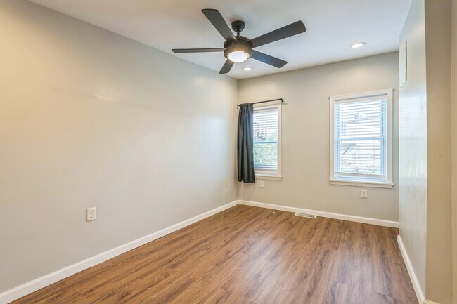 411 McAllister St in Baltimore, MD - Building Photo - Building Photo