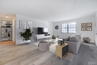 713 Orlando St in Edison, NJ - Building Photo - Building Photo