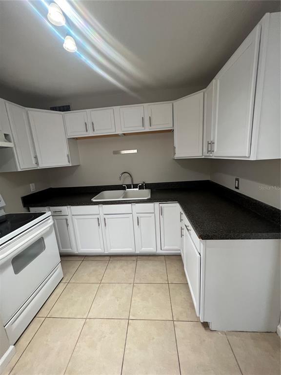 4514 Eden Rock Rd in Tampa, FL - Building Photo - Building Photo