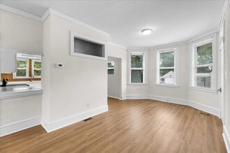 265 Greenwich Ave in Paulsboro, NJ - Building Photo - Building Photo