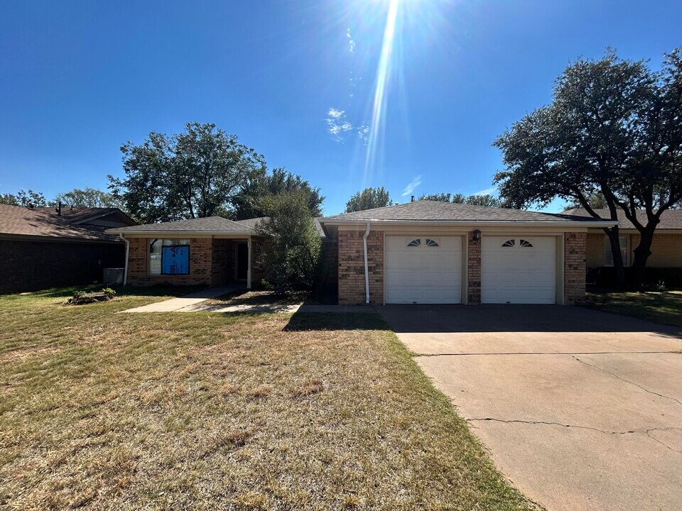 5517 89th St in Lubbock, TX - Building Photo