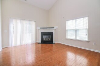 731 Hunters Ridge Dr in Fuquay Varina, NC - Foto de edificio - Building Photo