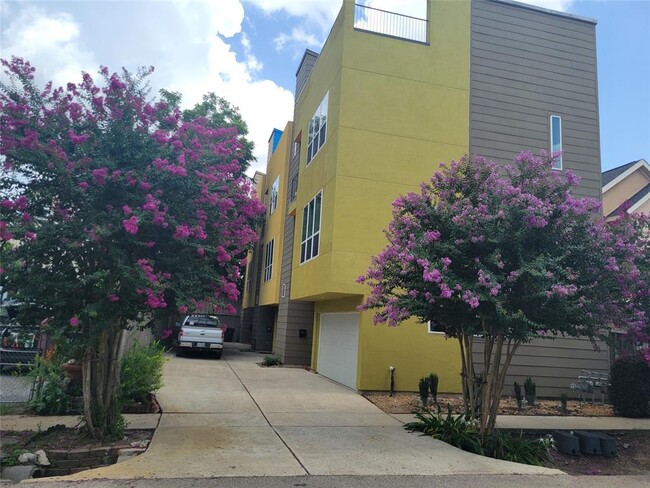 property at 6118 Hamman St