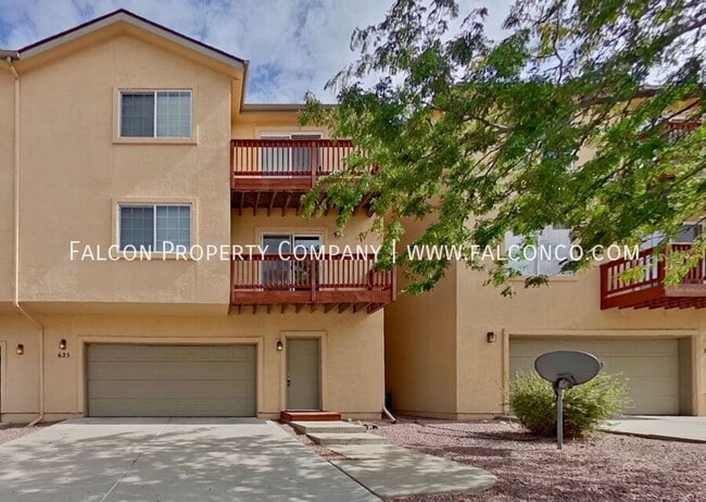 property at 623 Bosque Vis