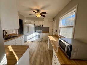 2207 18th St in Bettendorf, IA - Foto de edificio - Building Photo