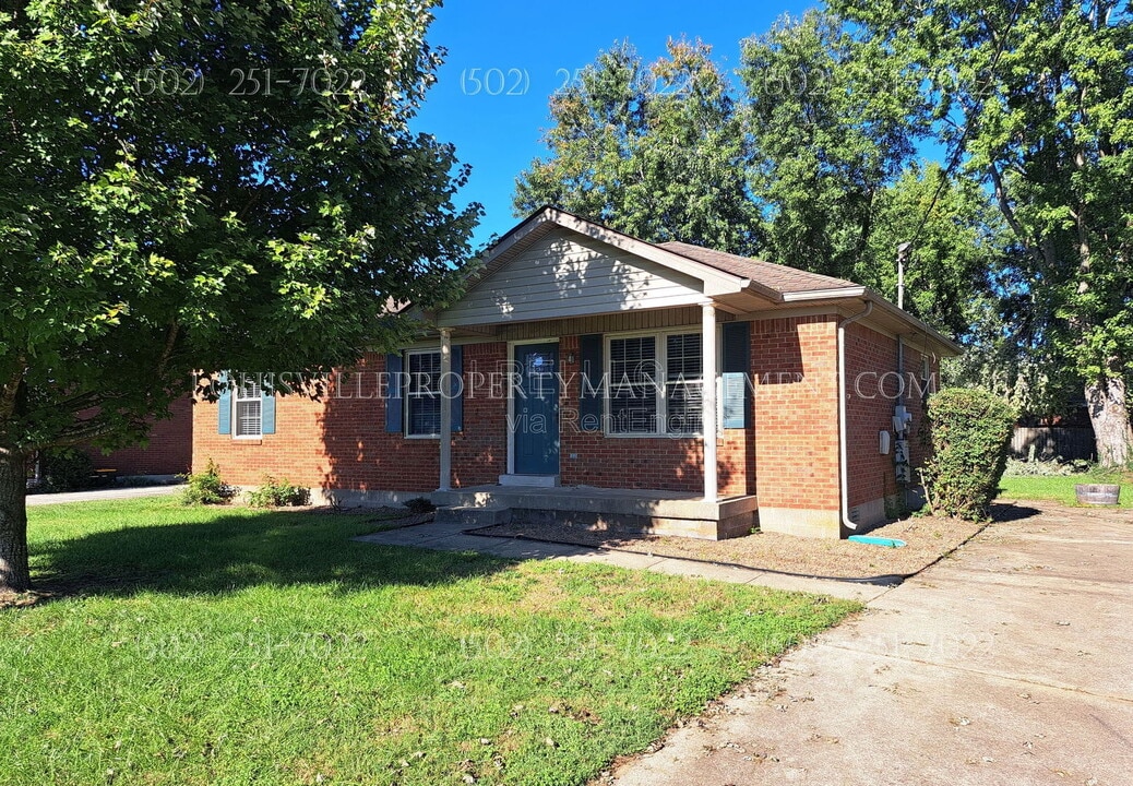 171 Springhill Dr in Bardstown, KY - Building Photo