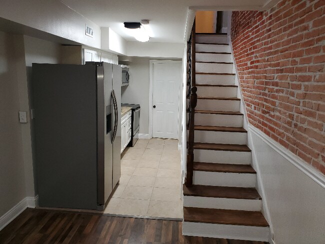 120 S Durham St photo'