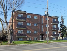 58 Park Rd S in Oshawa, ON - Building Photo