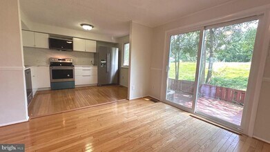 13566 Bentley Cir in Woodbridge, VA - Building Photo - Building Photo