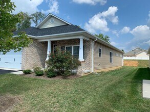 250 Wynwood Cir NW in Christiansburg, VA - Building Photo - Building Photo