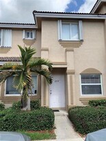 2373 SE 23rd Dr in Homestead, FL - Building Photo