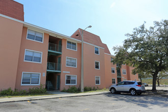 Tampa Presbyterian Village in Tampa, FL - Building Photo - Building Photo