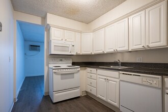 Hull Flats in East Lansing, MI - Building Photo - Interior Photo