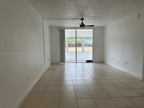 7300 NW 17th St in Plantation, FL - Building Photo - Building Photo