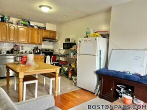 104 Hammond St in Boston, MA - Building Photo - Building Photo