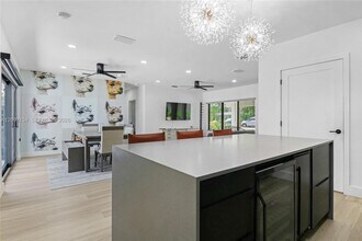 811 NE 17th Ct in Fort Lauderdale, FL - Building Photo - Building Photo