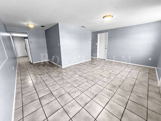 property at 6617 Warwick Cir