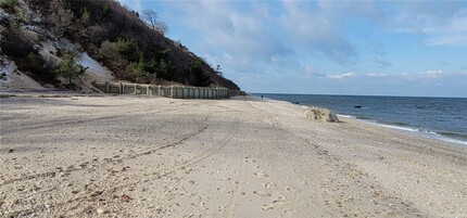32 Culross Dr in Rocky Point, NY - Building Photo - Building Photo