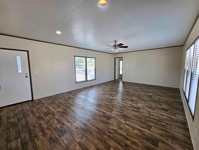 709 N Collins Fwy in Howe, TX - Building Photo - Building Photo