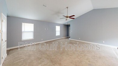 5184 Regalo Dr in Bellview, FL - Building Photo - Building Photo