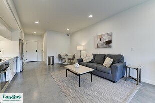 556 E 2100 S in Salt Lake City, UT - Building Photo