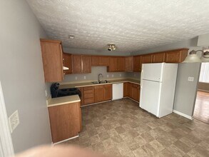 112 Tanbark Dr in Georgetown, KY - Building Photo - Building Photo