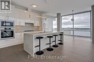 39 Queens Quay E in Toronto, ON - Building Photo - Building Photo
