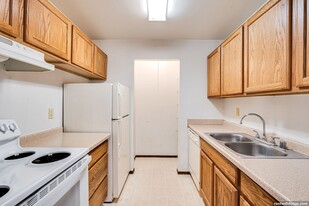 Canopy Ridge in Madison, WI - Building Photo