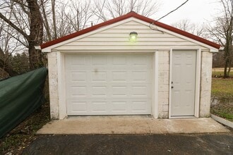 407 Knox Ave in Vine Grove, KY - Building Photo - Building Photo