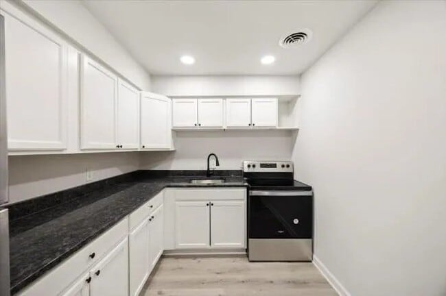 2310 Ewing Ave, Unit 101 in Suitland, MD - Building Photo - Building Photo