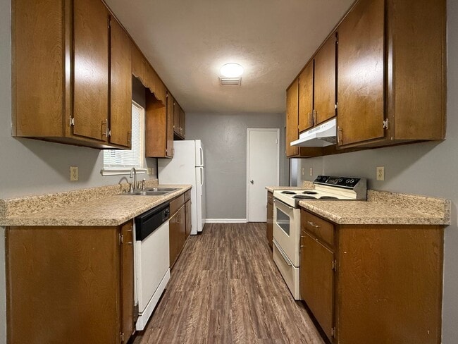 744 Pointe Ct in Tallahassee, FL - Building Photo - Building Photo