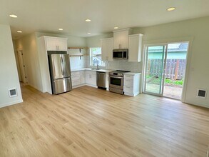 6238 SE Harney St in Portland, OR - Building Photo - Building Photo