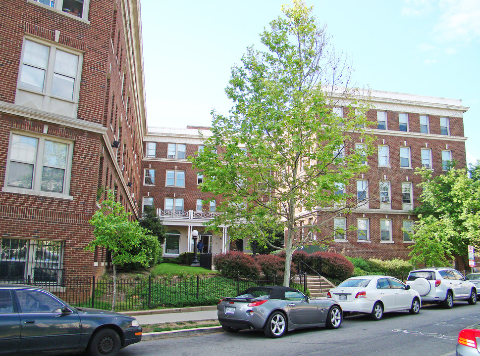 Maycroft Apartments in Washington, DC - Building Photo