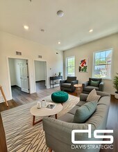 128 E Market St, Unit A in Laurel, DE - Building Photo - Building Photo