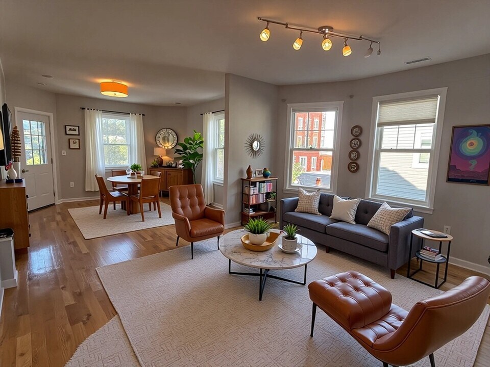 16 Melbourne St in Boston, MA - Building Photo