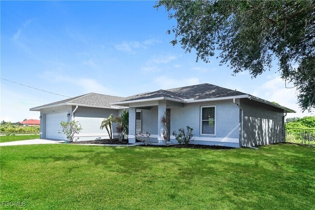 3216 9th St SW in Lehigh Acres, FL - Building Photo - Building Photo
