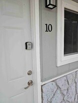 2040 Indian Point Rd in Branson, MO - Building Photo