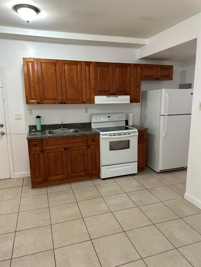 985 SW 5th St