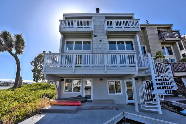 property at 686 Port Dr