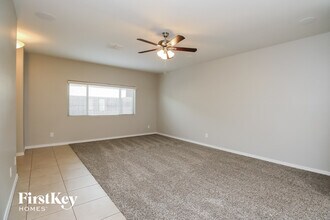 900 Leadwood Ave in San Tan Valley, AZ - Foto de edificio - Building Photo