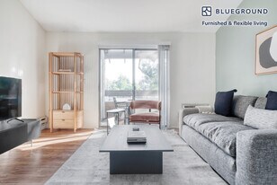 1600 Villa St in Mountain View, CA - Building Photo